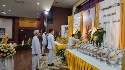 ทน.แม่สอด เข้าร่วมพิธีวางเครื่องราชสักการะและวางพานพุ่ม และ         พิธีจุดเทียนถวายพระพรชัยมงคล เฉลิมพระเกียรติพระบาทสมเด็จ         พระเจ้าอยู่หัว เนื่องในโอกาสมหามงคลเฉลิมพระเกียรติพระชนพรรษา 6 รอบ 28 กรกฎาคม 2567