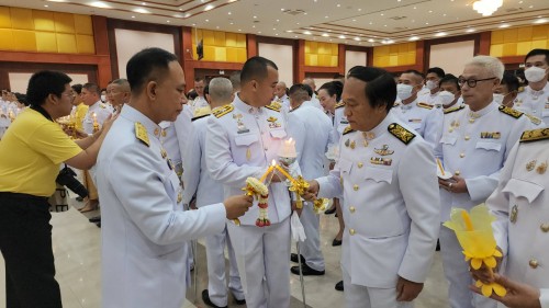 ทน.แม่สอด เข้าร่วมพิธีวางเครื่องราชสักการะและวางพานพุ่ม และ         พิธีจุดเทียนถวายพระพรชัยมงคล เฉลิมพระเกียรติพระบาทสมเด็จ         พระเจ้าอยู่หัว เนื่องในโอกาสมหามงคลเฉลิมพระเกียรติพระชนพรรษา 6 รอบ 28 กรกฎาคม 2567