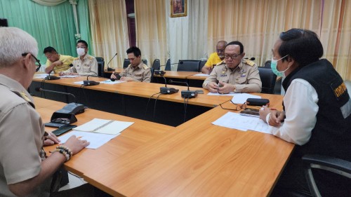 ทน.แม่สอด จัดประชุมคณะผู้บริหาร หัวหน้าส่วนราชการ เพื่อมอบหมาย  สั่งการงานในโครงการต่าง ๆ และติดตามความคืบหน้างานที่มอบหมาย