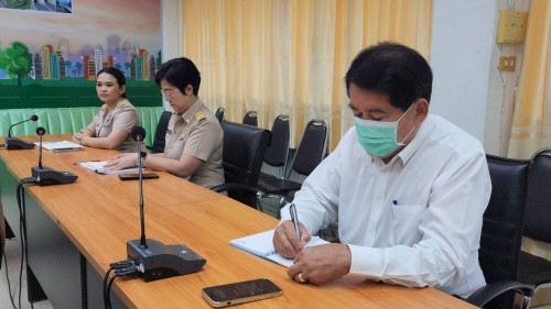 ทน.แม่สอด จัดประชุมคณะผู้บริหาร หัวหน้าส่วนราชการ เพื่อมอบหมาย  สั่งการงานในโครงการต่าง ๆ และติดตามความคืบหน้างานที่มอบหมาย