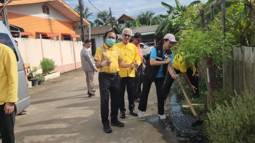 ทน.แม่สอด บูรณาการร่วมกับองค์การบริหารส่วนตำบลแม่ปะ ลงพื้นที่แก้ไขปัญหาผลกระทบน้ำท่วมขังอย่างต่อเนื่อง  