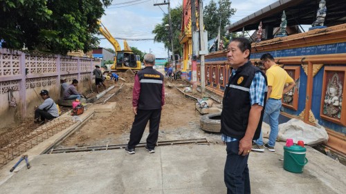 ทน.แม่สอด ลงพื้นที่ติดตามความคืบหน้าการก่อสร้าง ถนนมูฮายีลีน และถนนหน้าวัดบุญญาวาส