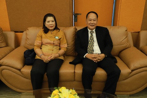 ทน.แม่สอด ร่วมพิธีมอบวุฒิบัตรแก่นักศึกษาวิทยาลัยสูงวัย นครแม่สอด ที่ผ่านการฝึกอบรม "โครงการส่งเสริมสุขภาพผู้สูงอายุสร้างจิตสดใส ร่างกายแข็งแรง" รุ่นที่ 2 และโครงการพัฒนาศักยภาพผู้สูงอายุเทศบาลนครแม่สอด ประจำปีงบประมาณ พ.ศ.2567