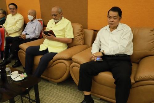 ทน.แม่สอด ร่วมพิธีมอบวุฒิบัตรแก่นักศึกษาวิทยาลัยสูงวัย นครแม่สอด ที่ผ่านการฝึกอบรม "โครงการส่งเสริมสุขภาพผู้สูงอายุสร้างจิตสดใส ร่างกายแข็งแรง" รุ่นที่ 2 และโครงการพัฒนาศักยภาพผู้สูงอายุเทศบาลนครแม่สอด ประจำปีงบประมาณ พ.ศ.2567