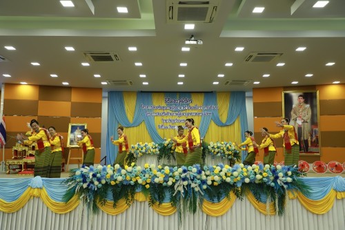 ทน.แม่สอด ร่วมพิธีมอบวุฒิบัตรแก่นักศึกษาวิทยาลัยสูงวัย นครแม่สอด ที่ผ่านการฝึกอบรม "โครงการส่งเสริมสุขภาพผู้สูงอายุสร้างจิตสดใส ร่างกายแข็งแรง" รุ่นที่ 2 และโครงการพัฒนาศักยภาพผู้สูงอายุเทศบาลนครแม่สอด ประจำปีงบประมาณ พ.ศ.2567