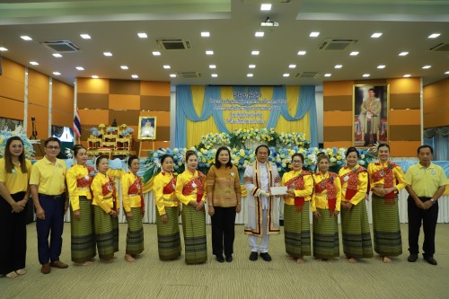 ทน.แม่สอด ร่วมพิธีมอบวุฒิบัตรแก่นักศึกษาวิทยาลัยสูงวัย นครแม่สอด ที่ผ่านการฝึกอบรม "โครงการส่งเสริมสุขภาพผู้สูงอายุสร้างจิตสดใส ร่างกายแข็งแรง" รุ่นที่ 2 และโครงการพัฒนาศักยภาพผู้สูงอายุเทศบาลนครแม่สอด ประจำปีงบประมาณ พ.ศ.2567