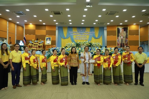 ทน.แม่สอด ร่วมพิธีมอบวุฒิบัตรแก่นักศึกษาวิทยาลัยสูงวัย นครแม่สอด ที่ผ่านการฝึกอบรม "โครงการส่งเสริมสุขภาพผู้สูงอายุสร้างจิตสดใส ร่างกายแข็งแรง" รุ่นที่ 2 และโครงการพัฒนาศักยภาพผู้สูงอายุเทศบาลนครแม่สอด ประจำปีงบประมาณ พ.ศ.2567