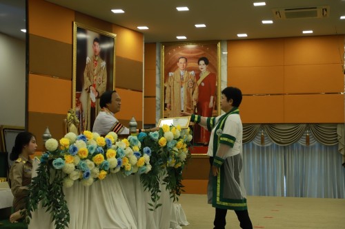 ทน.แม่สอด ร่วมพิธีมอบวุฒิบัตรแก่นักศึกษาวิทยาลัยสูงวัย นครแม่สอด ที่ผ่านการฝึกอบรม "โครงการส่งเสริมสุขภาพผู้สูงอายุสร้างจิตสดใส ร่างกายแข็งแรง" รุ่นที่ 2 และโครงการพัฒนาศักยภาพผู้สูงอายุเทศบาลนครแม่สอด ประจำปีงบประมาณ พ.ศ.2567
