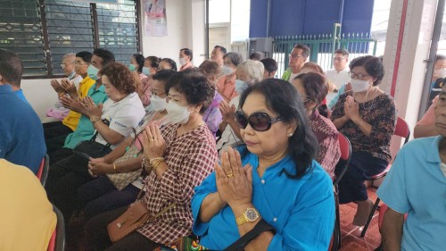 เทศบาลนครแม่สอด ร่วมทำบุญทอดผ้าป่าสามัคคี ณ ที่ทำการชุมชนตาลเดี่ยว