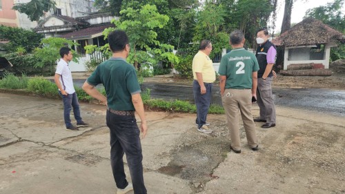 ทน.แม่สอด ลงพื้นที่ติดตามความเรียบร้อยการปรับปรุงผิวถนนแอสฟัลท์ติกคอนกรีต ชุมชนร่วมแรง