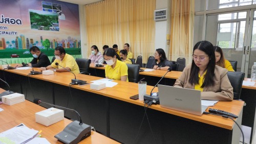 ทน.แม่สอด จัดการประชุมขยายระยะเวลาปฏิบัติงานฝังกลบตามสัญญาจ้างบริหารจัดการและกำจัดขยะมูลฝอย 