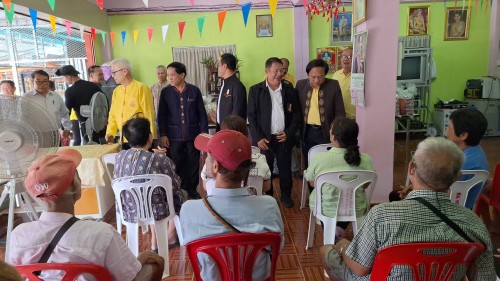 เทศบาลนครแม่สอด ลงพื้นที่มอบถุงยังชีพให้แก่ผู้ประสบภัยน้ำท่วม ในเขตพื้นที่เทศบาลนครแม่สอด