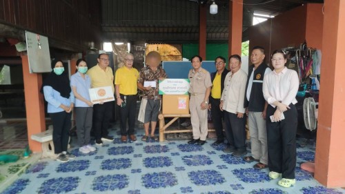 เทศบาลนครแม่สอด ลงพื้นที่มอบสิ่งของอุปโภคบริโภคให้แก่ผู้สูงอายุ ผู้ป่วยติดเตียง และผู้ยากไร้ 