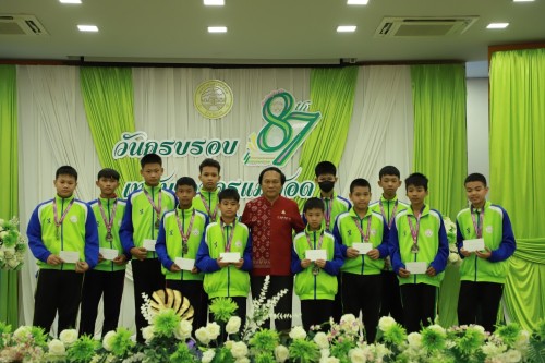 เทศบาลนครแม่สอด จัดโครงการจัดงานยกย่องและเชิดชูเกียรติบุคลากรของเทศบาลนครแม่สอด