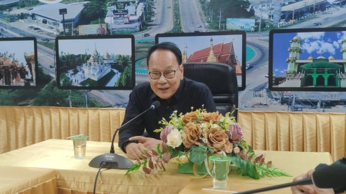 ทน.แม่สอด ร่วมเป็นสักขีพยานในการรับมอบเงินบริจาคช่วยเหลืออุทกภัยภาคเหนือจากนักเรียนวิทยาลัยสูงวัยนครแม่สอด รุ่น 2