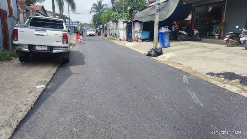 ทน.แม่สอด ลงพื้นที่ติดตามความเรียบร้อยการก่อสร้างปรับปรุงเสริมผิวจราจรแอสฟัลท์ติก และขุดร่องระบายน้ำ วางท่อระบายน้ำ ชุมชนอิสลาม