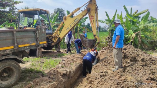 ทน.แม่สอด ลงพื้นที่ติดตามความเรียบร้อยการก่อสร้างปรับปรุงเสริมผิวจราจรแอสฟัลท์ติก และขุดร่องระบายน้ำ วางท่อระบายน้ำ ชุมชนอิสลาม