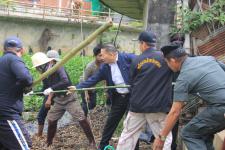 เทศบาลนครแม่สอด ดำเนินโครงการ ขุดลอกลำห้วยแม่สอด รวมพลัง รวมใจ ชาวนครแม่สอด 