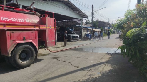 เทศบาลนครแม่สอด ดำเนินการฉีดล้างทำความสะอาดท่อระบายน้ำชุมชนร่วมใจ