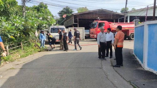 เทศบาลนครแม่สอด ดำเนินการฉีดล้างทำความสะอาดท่อระบายน้ำชุมชนร่วมใจ