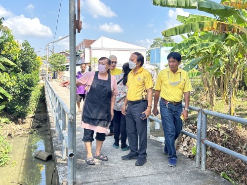 ทน.แม่สอด ลงพื้นที่ติดตามความคืบหน้าโครงการก่อสร้างถนนคอนกรีตเสริมเหล็ก พร้อมวางท่อระบายน้ำ และการก่อสร้างรางระบายน้ำ 