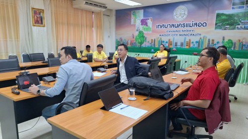 ทน.แม่สอด เข้าร่วมประชุมกับเจ้าหน้าที่กรมโยธาธิการผังเมืองเพื่อติดตามความคืบหน้างานก่อสร้างในโครงการต่างๆ
