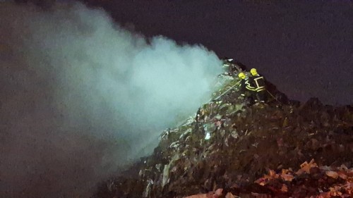 เทศบาลนครแม่สอด ลงพื้นที่ระงับเหตุเพลิงไหม้ บ่อขยะเทศบาลนครแม่สอด