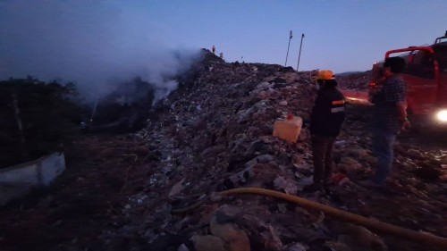 เทศบาลนครแม่สอด ลงพื้นที่ระงับเหตุเพลิงไหม้ บ่อขยะเทศบาลนครแม่สอด