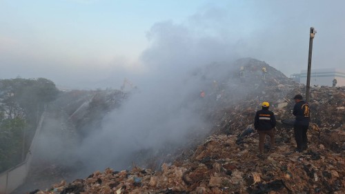 เทศบาลนครแม่สอด ลงพื้นที่ระงับเหตุเพลิงไหม้ บ่อขยะเทศบาลนครแม่สอด