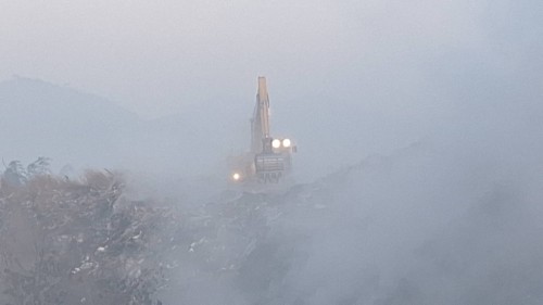 เทศบาลนครแม่สอด ลงพื้นที่ระงับเหตุเพลิงไหม้ บ่อขยะเทศบาลนครแม่สอด