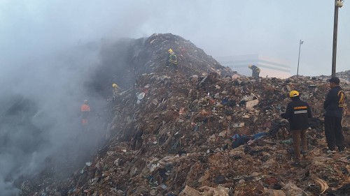 เทศบาลนครแม่สอด ลงพื้นที่ระงับเหตุเพลิงไหม้ บ่อขยะเทศบาลนครแม่สอด