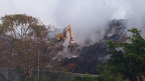 เทศบาลนครแม่สอด ลงพื้นที่ระงับเหตุเพลิงไหม้ บ่อขยะเทศบาลนครแม่สอด