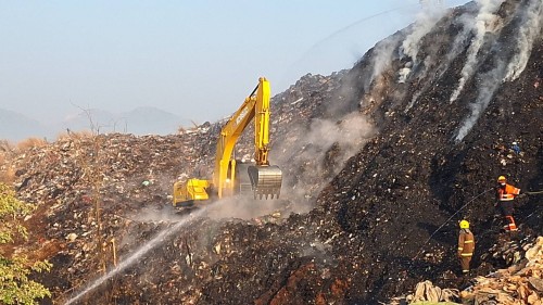 เทศบาลนครแม่สอด ลงพื้นที่ระงับเหตุเพลิงไหม้ บ่อขยะเทศบาลนครแม่สอด