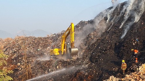 เทศบาลนครแม่สอด ลงพื้นที่ระงับเหตุเพลิงไหม้ บ่อขยะเทศบาลนครแม่สอด