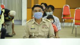 ทน.แม่สอดมอบเงินช่วยเหลือผู้ประสบสภาวะยากลำบากจากสถานการณ์โควิด-19 