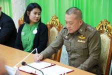 เทศบาลนครแม่สอดร่วมกับหน่วยงานภาครัฐและภาคีภาคต่างๆในเขตเทศบาลนครแม่สอด จัดพิธีลงนามบันทึกข้อตกลงของ “วิชชาลัยสูงวัยนครแม่สอด”