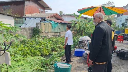 เทศบาลนครแม่สอด ลงพื้นที่บูรณะลำเหมืองสาธารณะลำห้วยแม่สอด
