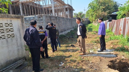 เทศบาลนครแม่สอด ลงพื้นที่ติดตามงานก่อสร้างรางระบายน้ำชุมชนบัวคูณและชุมชนประชารักษ์