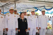 ดร.เทอดเกียรติ ชินสรนันท์ นายกเทศมนตรีนครแม่สอด เข้าร่วมพิธีวางพวงมาลา ในวันสมเด็จพระนเรศวรมหาราช