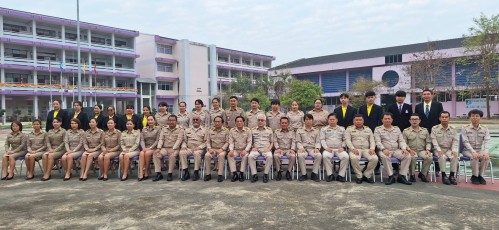 ทน.แม่สอด เข้าร่วมแสดงความยินดีและบันทึกภาพที่ระลึกร่วมกับคณะครูนักเรียนก่อนจบภาคเรียนมัธยมศึกษาปีที่ 6 โรงเรียนเทศบาลเฉลิมพระเกียรติสมเด็จพระเทพรัตนราชสุดาฯ สยามบรมราชกุมารี