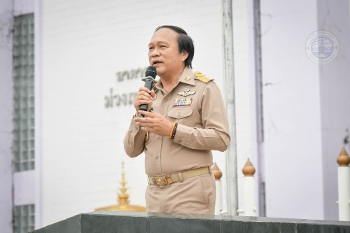 ทน.แม่สอด เข้าร่วมแสดงความยินดีและบันทึกภาพที่ระลึกร่วมกับคณะครูนักเรียนก่อนจบภาคเรียนมัธยมศึกษาปีที่ 6 โรงเรียนเทศบาลเฉลิมพระเกียรติสมเด็จพระเทพรัตนราชสุดาฯ สยามบรมราชกุมารี