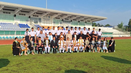 ทน.แม่สอด ร่วมแสดงความยินดีและบันทึกภาพที่ระลึกร่วมกับคณะครูนักเรียนโรงเรียนกีฬาเทศบาลนครแม่สอด