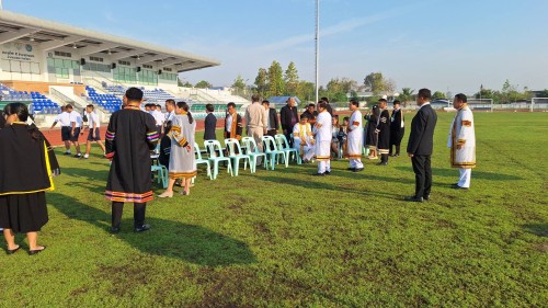 ทน.แม่สอด ร่วมแสดงความยินดีและบันทึกภาพที่ระลึกร่วมกับคณะครูนักเรียนโรงเรียนกีฬาเทศบาลนครแม่สอด