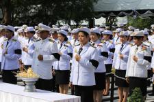 เทศบาลนครแม่สอด เข้าร่วมพิธีถวายดอกไม้จันทน์ ในพระราชพิธีถวายพระเพลิงพระบรมศพ พระบาทสมเด็จพระปรมินทรมหาภูมิพลอดุลยเดช บรมนาถบพิตร