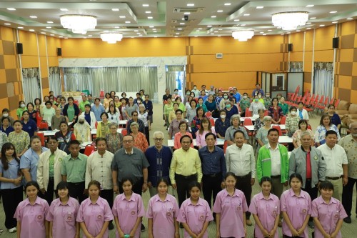 ทน.แม่สอด จัดโครงการการดูแลสุขภาพผู้สูงอายุที่มีภาวะปวดเข่าด้วยการแพทย์แผนไทย ในเขตเทศบาลนครแม่สอด