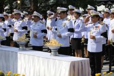 เทศบาลนครแม่สอด เข้าร่วมพิธีถวายดอกไม้จันทน์ ในพระราชพิธีถวายพระเพลิงพระบรมศพ พระบาทสมเด็จพระปรมินทรมหาภูมิพลอดุลยเดช บรมนาถบพิตร