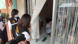 ทน.แม่สอด ออกตรวจห้างร้าน ร้านสะดวกซื้อ ร้านอาหาร ร้านนวดต่างๆ ในเขตเทศบาล