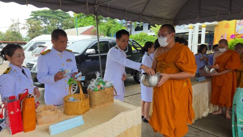 เทศบาลนครแม่สอด เข้าร่วมพิธีเจริญพระพุทธมนต์และพิธีทำบุญตักบาตรถวายพระราชกุศล เนื่องในโอกาสวันเฉลิมพระชนมพรรษา สมเด็จพระนางเจ้าฯ พระบรมราชินี 3 มิถุนายน 2568
