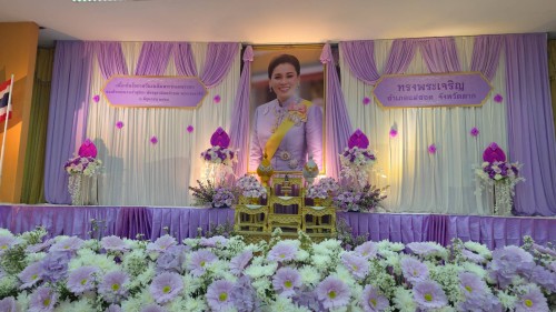 เทศบาลนครแม่สอด เข้าร่วมพิธีเจริญพระพุทธมนต์และพิธีทำบุญตักบาตรถวายพระราชกุศล เนื่องในโอกาสวันเฉลิมพระชนมพรรษา สมเด็จพระนางเจ้าฯ พระบรมราชินี 3 มิถุนายน 2568