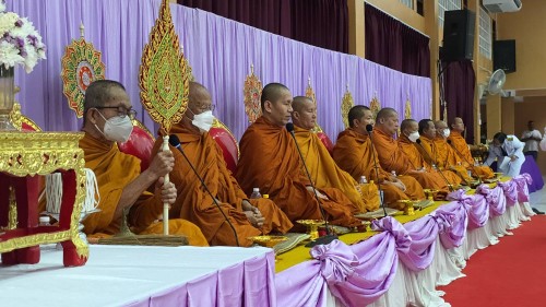 เทศบาลนครแม่สอด เข้าร่วมพิธีเจริญพระพุทธมนต์และพิธีทำบุญตักบาตรถวายพระราชกุศล เนื่องในโอกาสวันเฉลิมพระชนมพรรษา สมเด็จพระนางเจ้าฯ พระบรมราชินี 3 มิถุนายน 2568